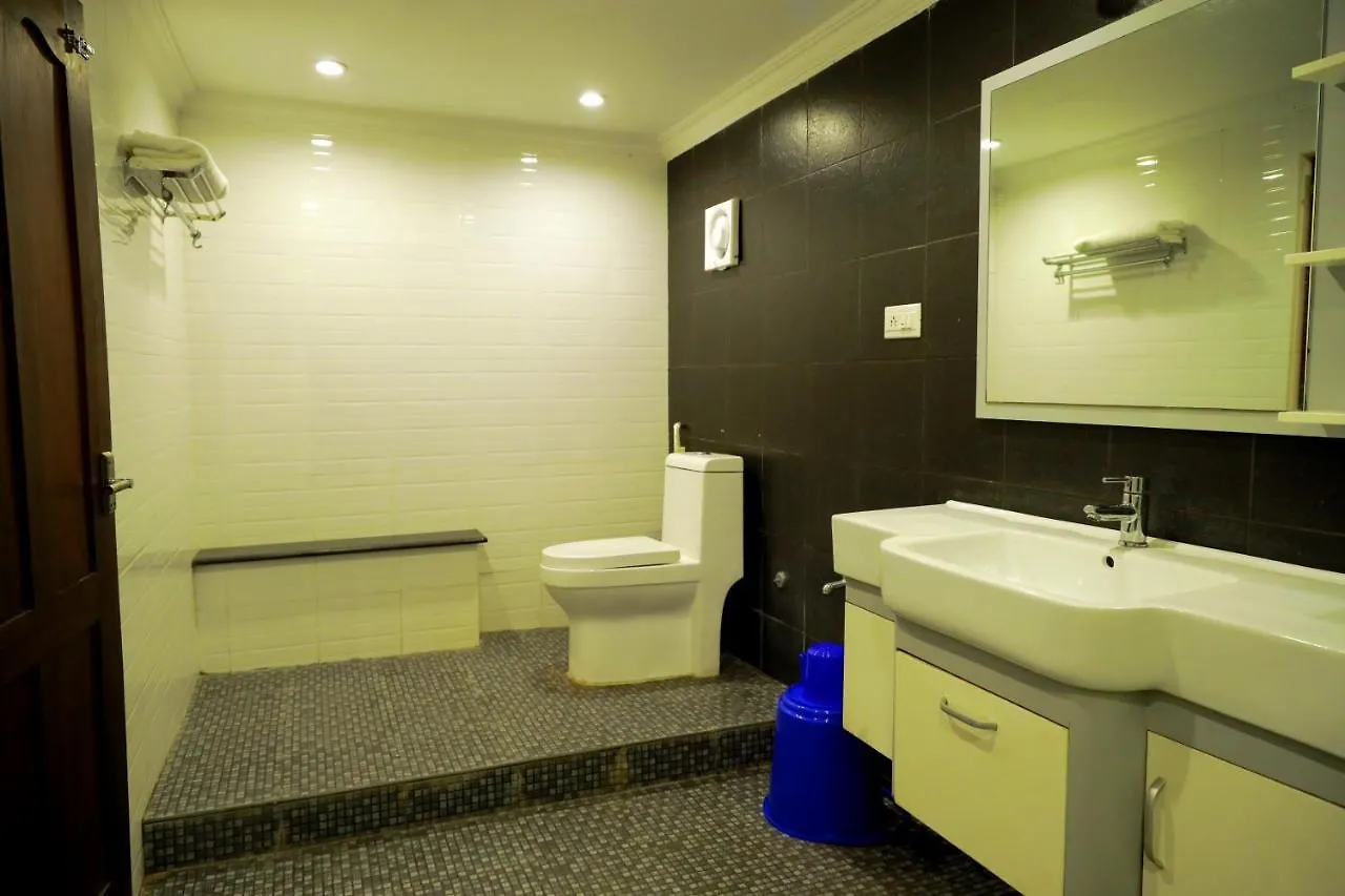 ***  Ivory Grande Hotel Kalpetta India