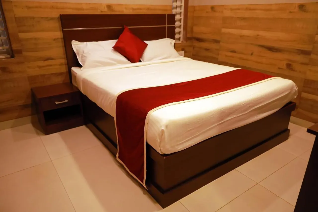 Ivory Grande Hotel Kalpetta