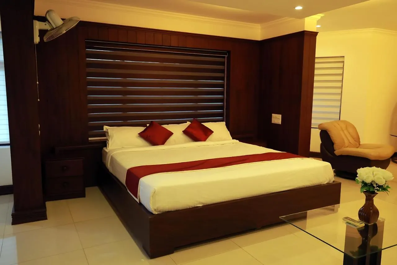 Ivory Grande Hotel Kalpetta 3*,  India